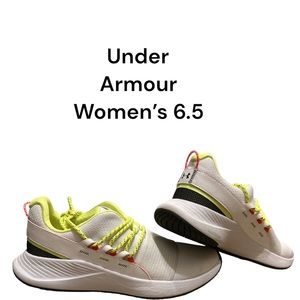 Under Armour Women’s charged Breathe 6.5